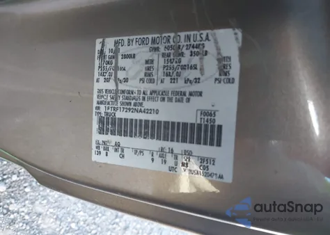 2002 Ford F-150 Xl/Xlt z USA, uszkodzony, nr VIN 1FTRF17292NA42210